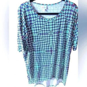 Lularoe Xs blue/green/red Irma tunic top. Geometric..3D pattern.NWT. Hi/lo‎ hem.